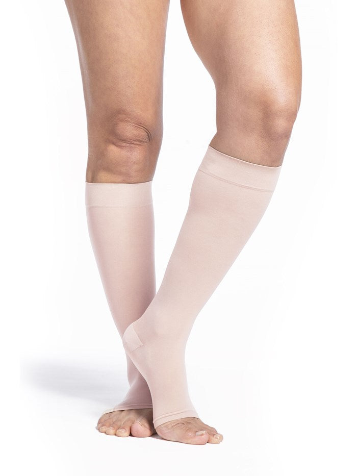 Sigvaris Womens Sheer Knee High 20-30mmHg