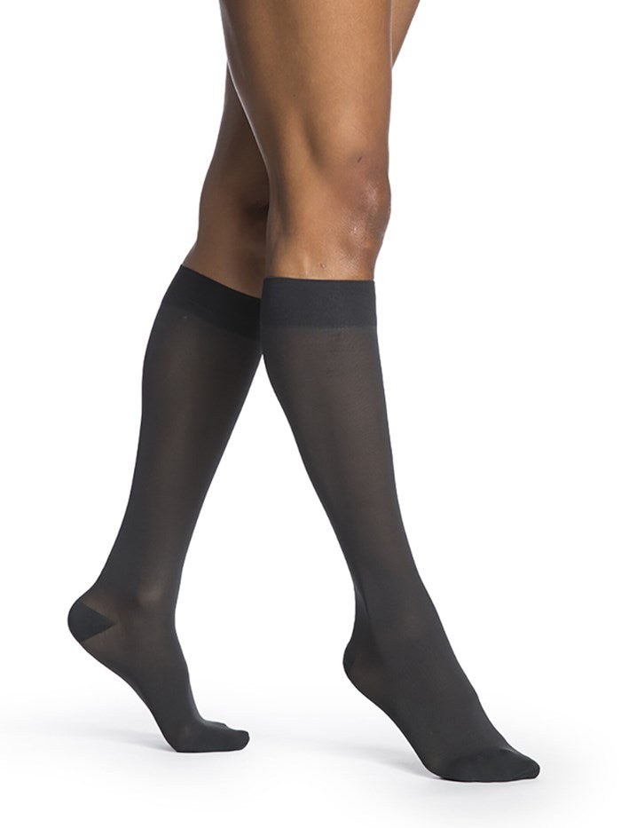 Sigvaris Womens Medium Sheer Knee High 20-30mmHg
