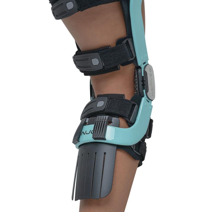 Defiance Pro Custom Knee Brace